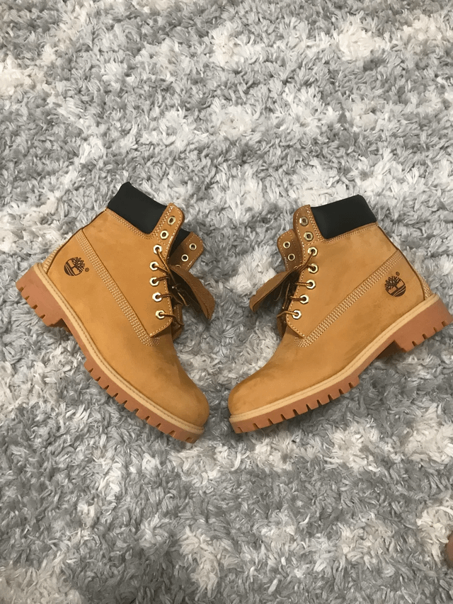 12-KG-Haul nach Kanada per Seefracht — Stiefel, Dunks und Streetwear arrival photo 8 of 15