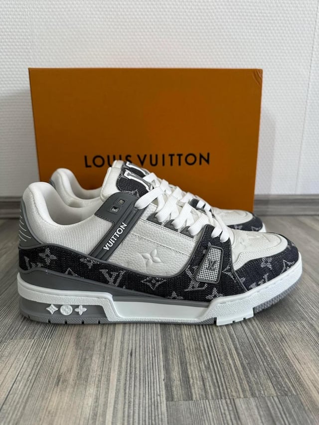 33-KG-Designer-Haul nach Deutschland — Sneaker, Outerwear und Accessoires arrival photo 4 of 20