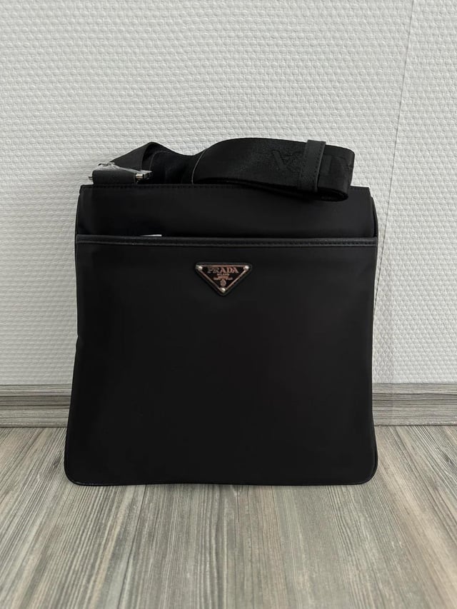 33-KG-Designer-Haul nach Deutschland — Sneaker, Outerwear und Accessoires arrival photo 16 of 20
